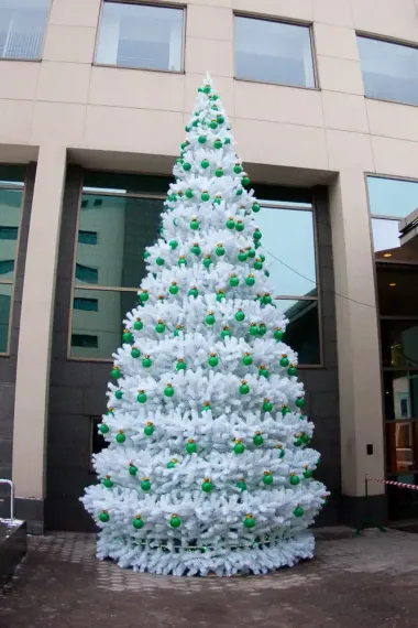 Уличная елка Уральская белая 16 м., каркасная, ПВХ, Green Trees (GT16URPVCW)