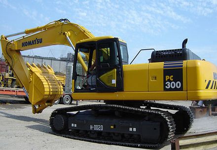 KOMATSU PC300