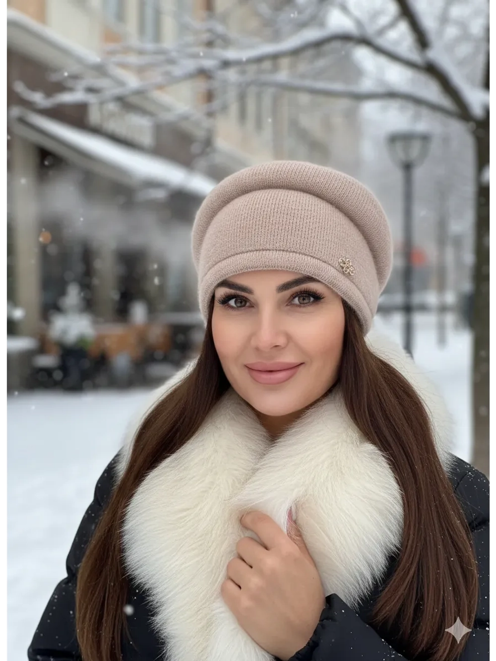 Шапка зимняя вязаная из ангоры тёплая объёмная с брошью