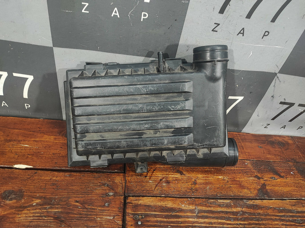 Корпус воздушного фильтра Volkswagen Tiguan 2  Б/У Оригинал 04E129611AK