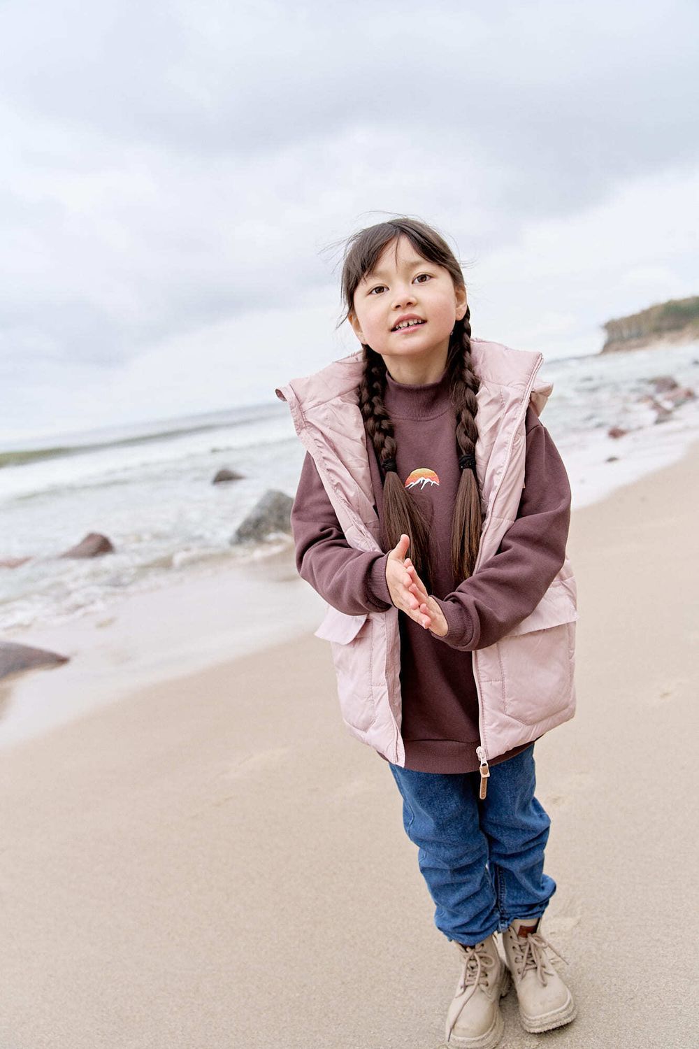 Жилет со съемным капюшоном "Латте"