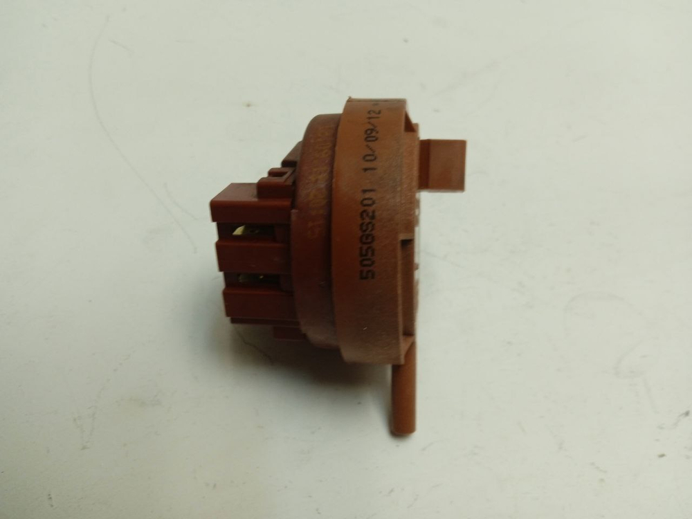 ZWS2101 кт9 Прессостат для стиральных машин Zanussi Electrolux 520011602 б/у