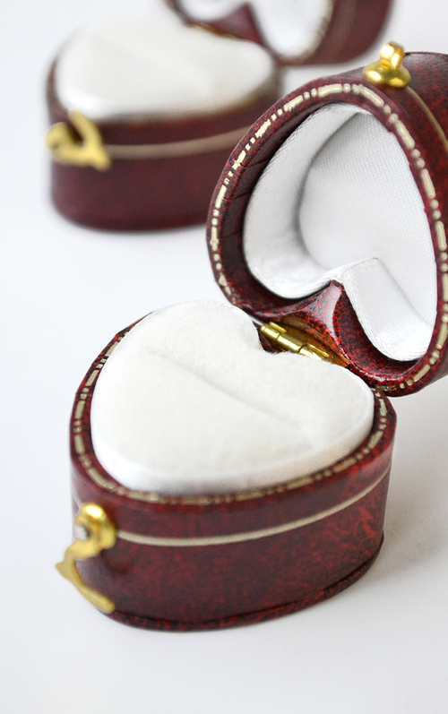 Футляр с оклейкой "сердечко", серия "ОТЕЛЛО", 30х30х33 мм