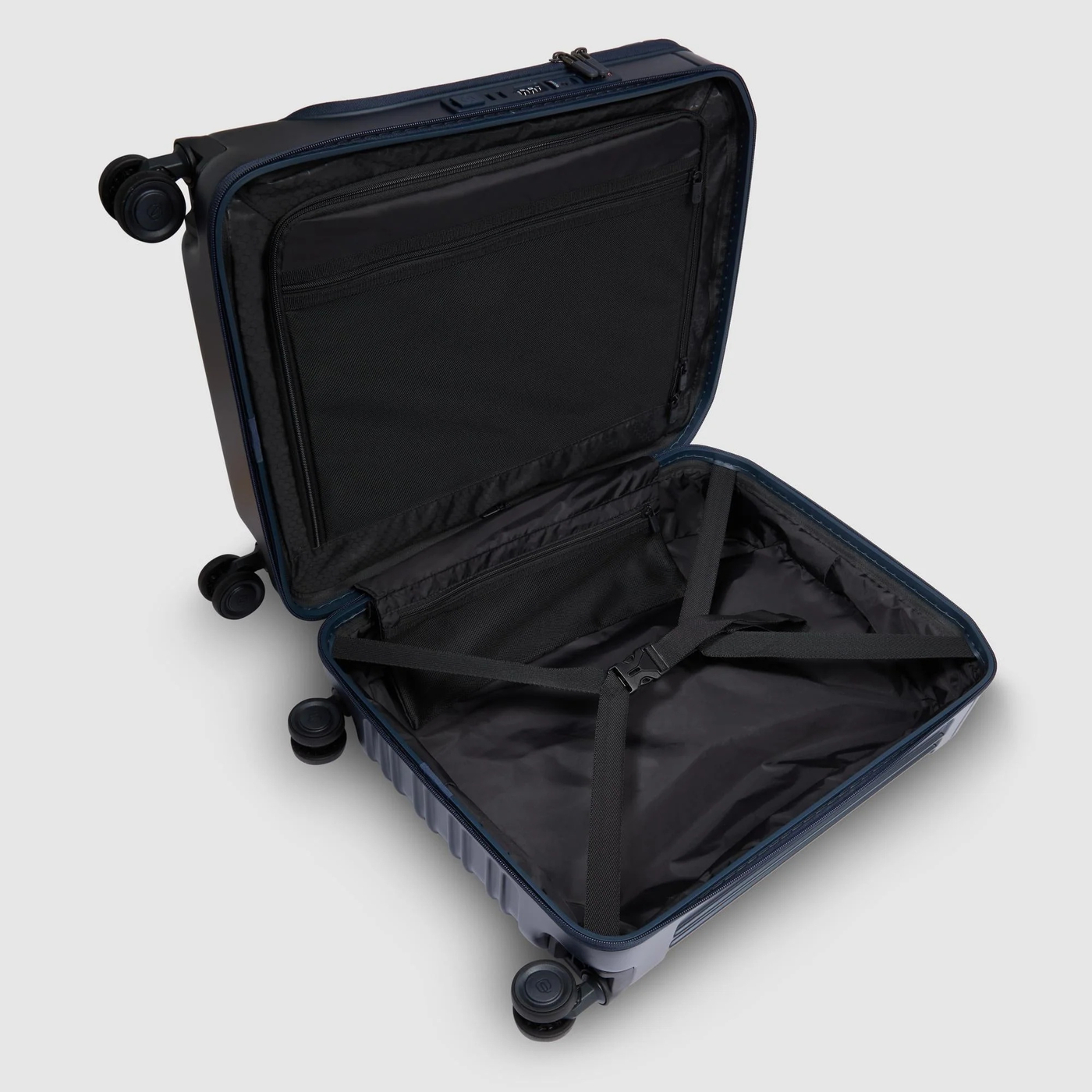 Чемодан ручная кладь Travel BV6700PQL/Blu Opaco