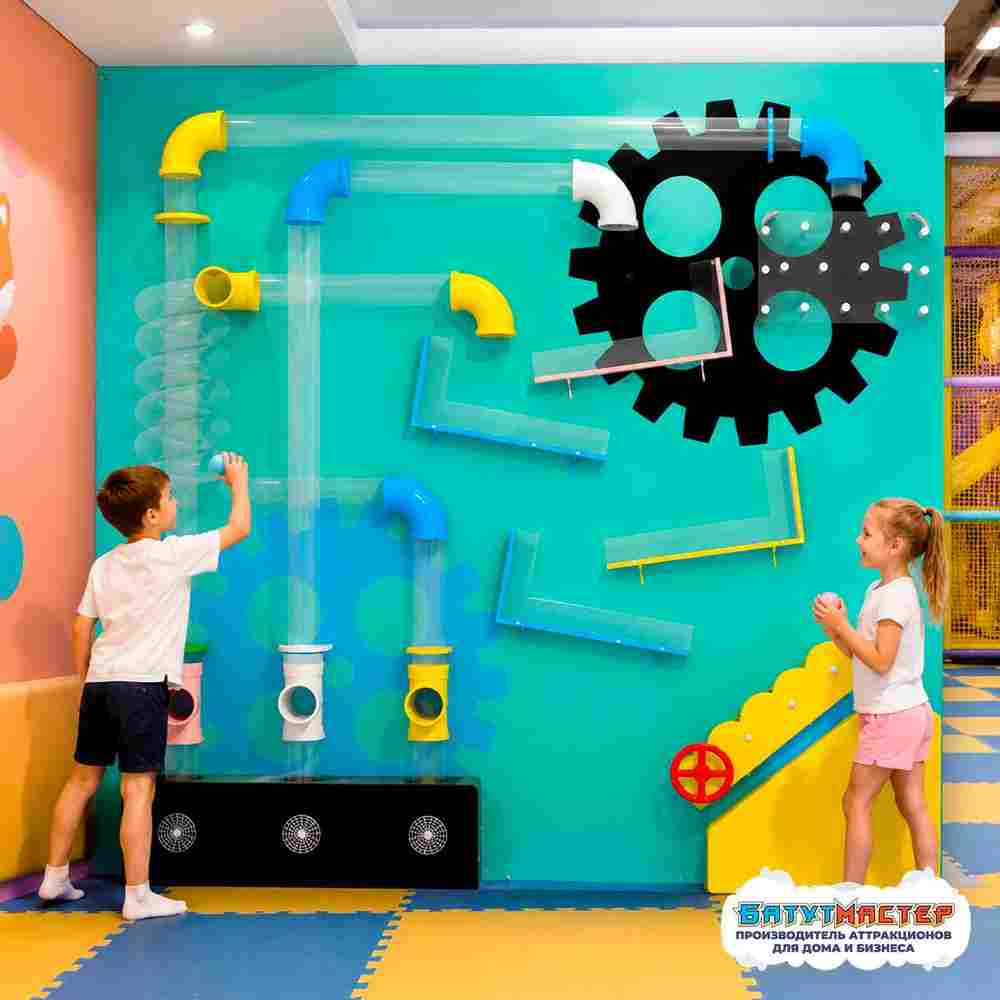 Интерактивная игровая стена «Механика потока», 2,44×0,5×2,44 м