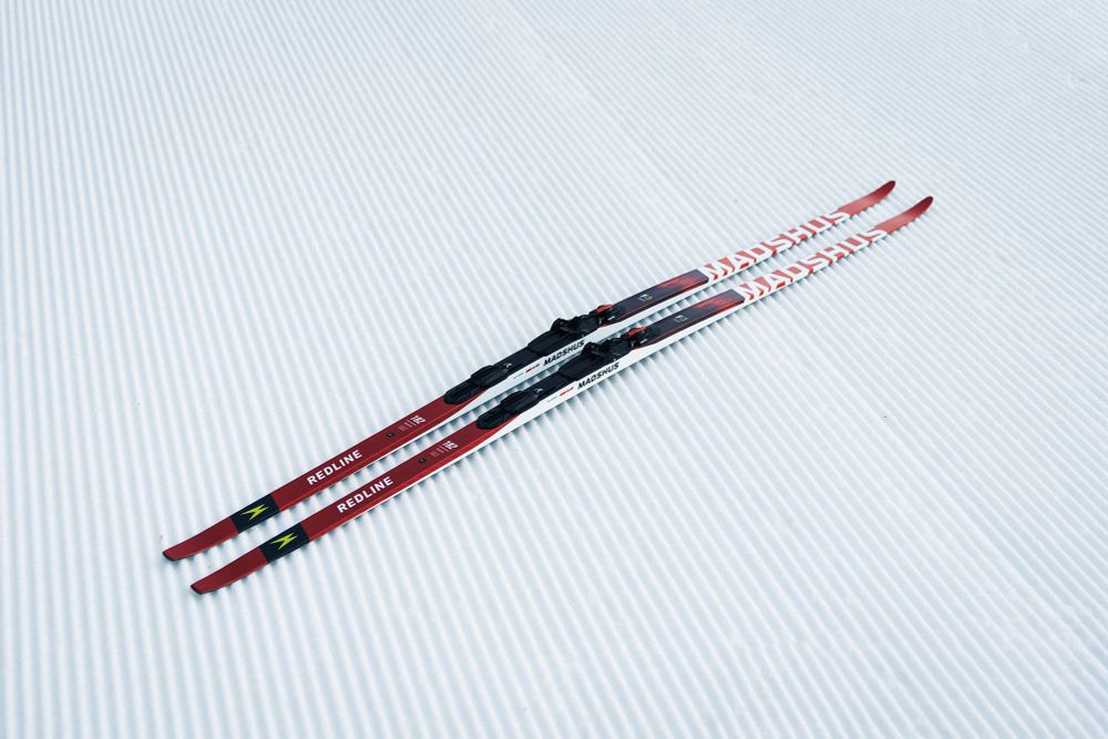 Профессиональные лыжи Madshus Redline Skate F3 (2025/2026) для конькового хода с базовой структурой