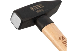 Слесарный молоток Denzel 1000 г, кованый квадратный боек, буковая рукоятка 10437