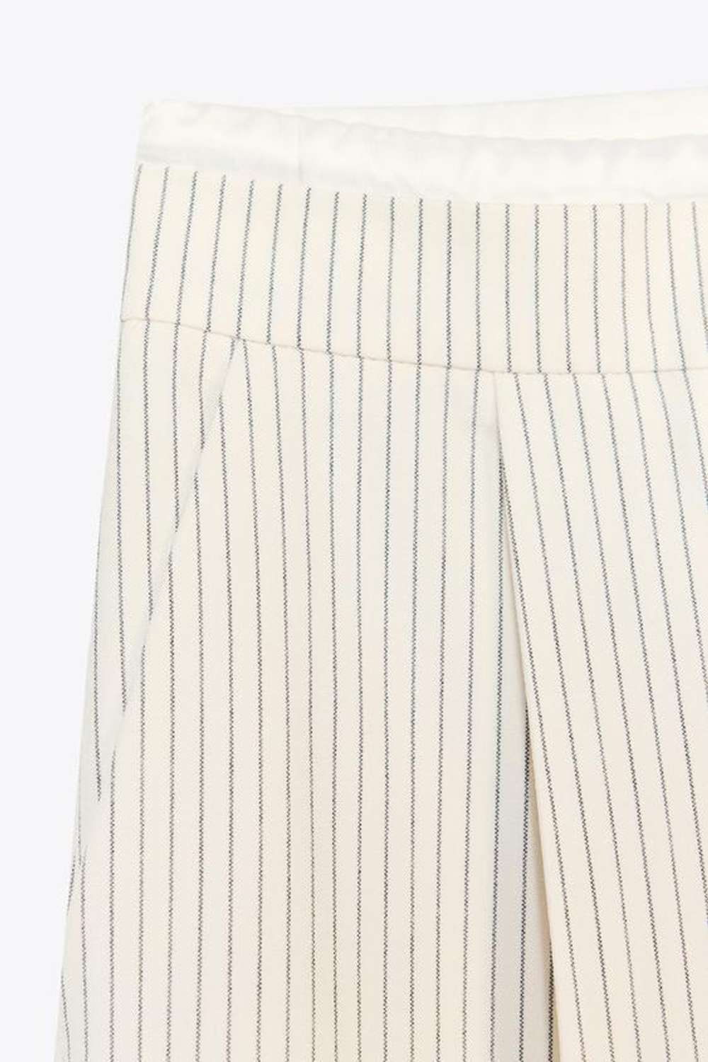 ZARA БРЮКИ-БОКСЕРЫ С КОНТРАСТНОЙ ДЕТАЛЬЮ, ЭКРЮ