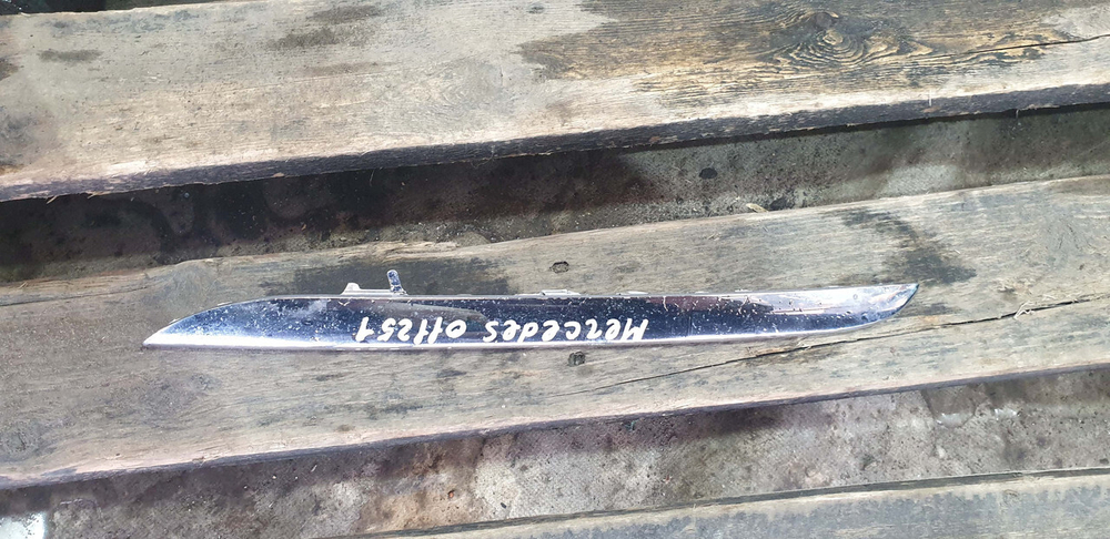 Молдинг решетки радиатора Mercedes V-Class W447 14-нв Б/У Оригинал A4478881000