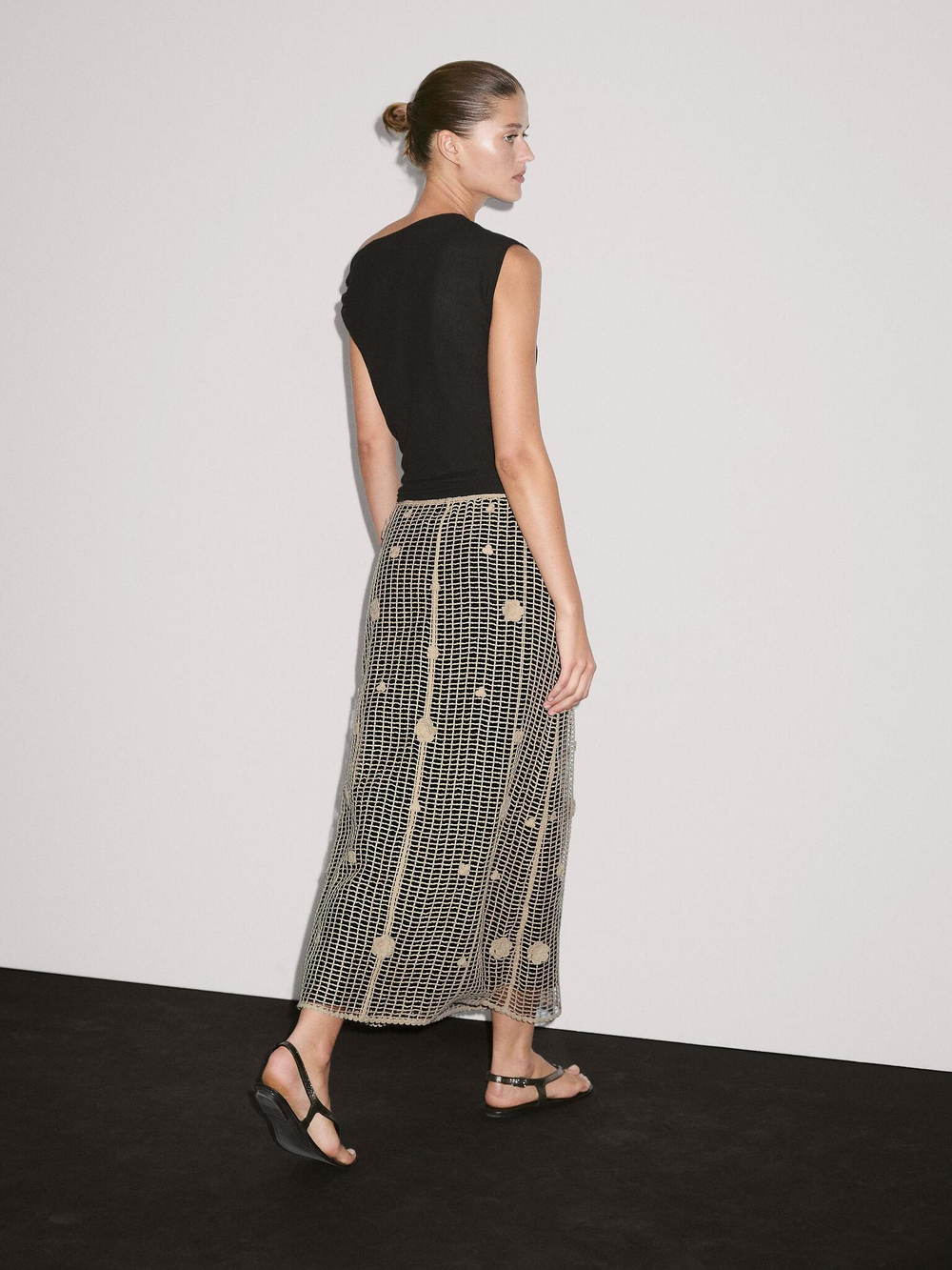 Massimo Dutti Юбка миди с цветочной вышивкой, кремовый