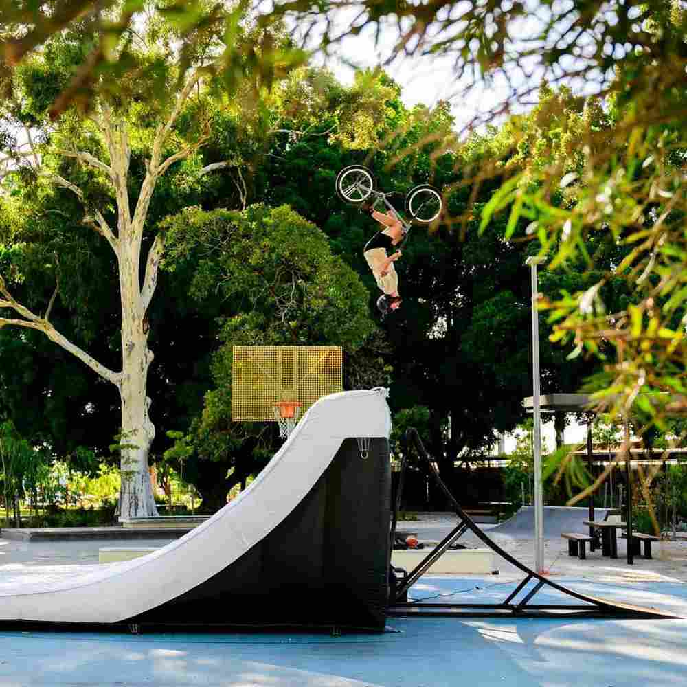 Надувная подушка «FlyBag» для байк-трюков и прыжков, 5,6×4,6×2,5 м