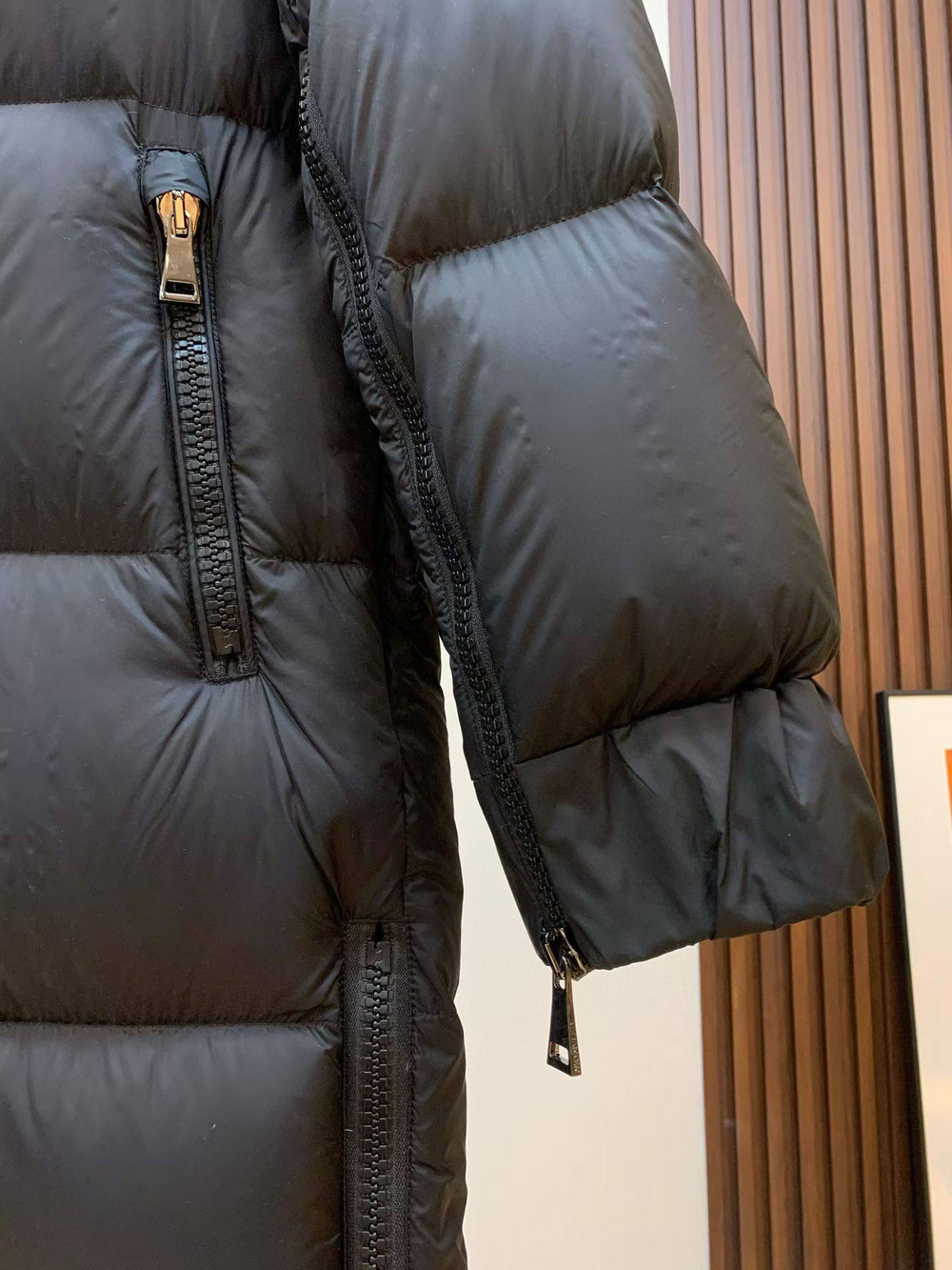 Пуховик Moncler