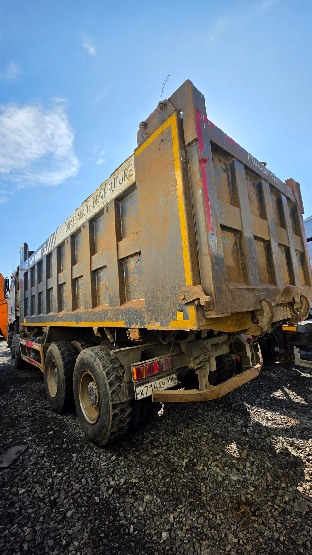 FAW J6 6x4 Самосвал CA3250P66K24T1E5 (Дизельный, 11,1 л, 390 л.с., МТ)