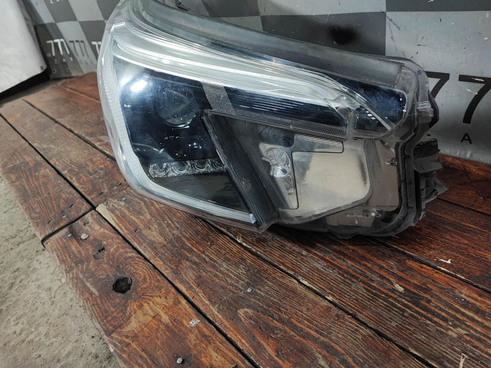 Фара правая Subaru Forester 5 (SK) 21-нв Б/У Оригинал 84002SJ620