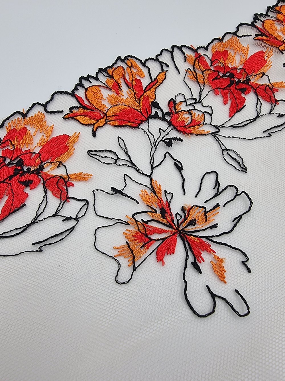 Вышивка на сетке бежевый/красно-оранжевый К797 левая 16 см