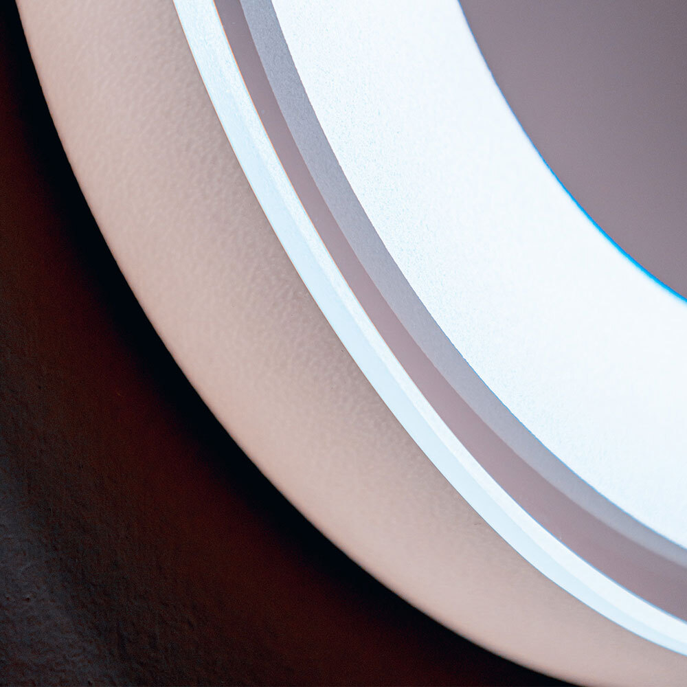 Зеркало с подсветкой Мальва, 55х80 см (сенсорный выключатель, часы, холодный свет)