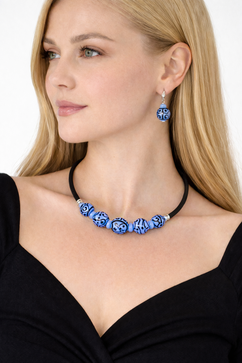 Комплект украшений из муранского стекла: колье, серьги