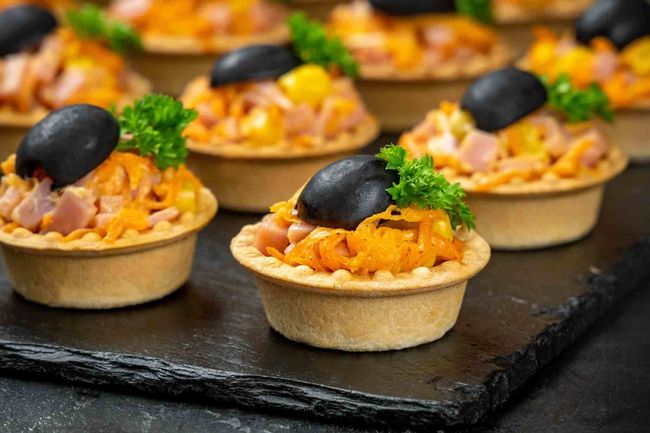 Тарталетка с ветчиной и морковью по-корейски, 20 шт.