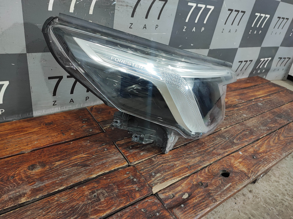 Фара правая Subaru Forester 5 (SK) 21-нв Б/У Оригинал 84002SJ620