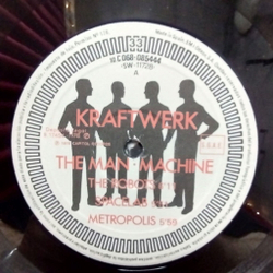 Винтажная виниловая пластинка LP Kraftwerk The Man Machine (Spain 1978) The Robots