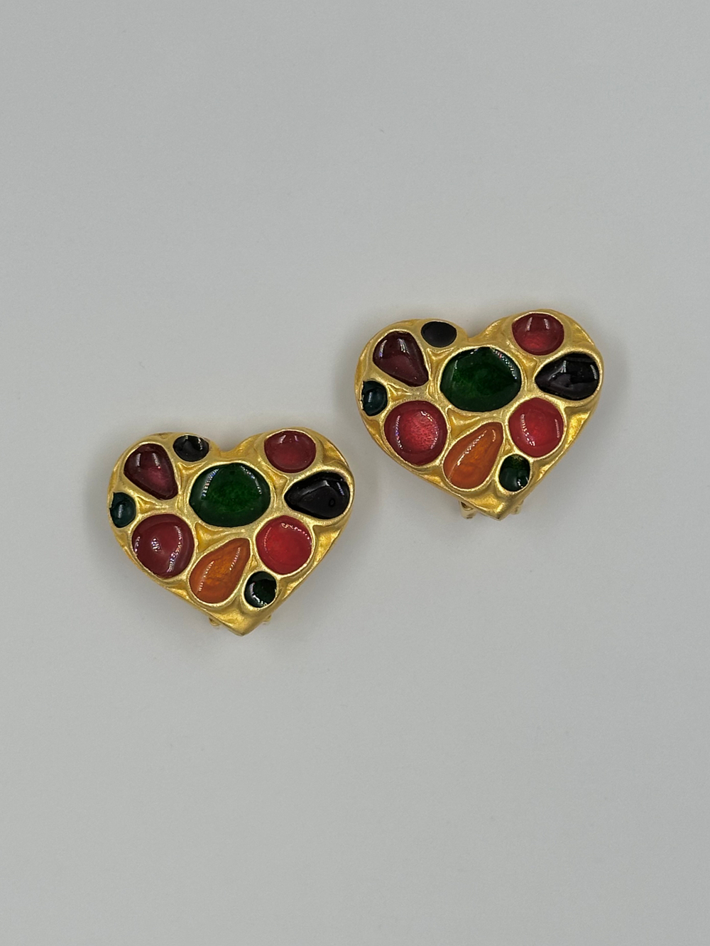 Клипсы Сердечки с разноцветной эмалью