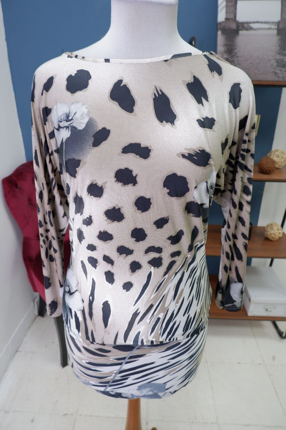 Платье серое красивое 46 размер, новое