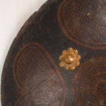 Круглый кожаный щит калкан (каз. қалқан) или «дхал»