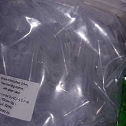 Пробирка 0.5мл с закручивающейся зеленой крышкой с юбкой SL-SCT-0.5-F-G (500шт. в пакете)
