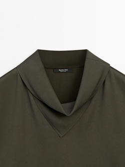 Massimo Dutti Струящаяся блузка с драпированным вырезом, зеленый