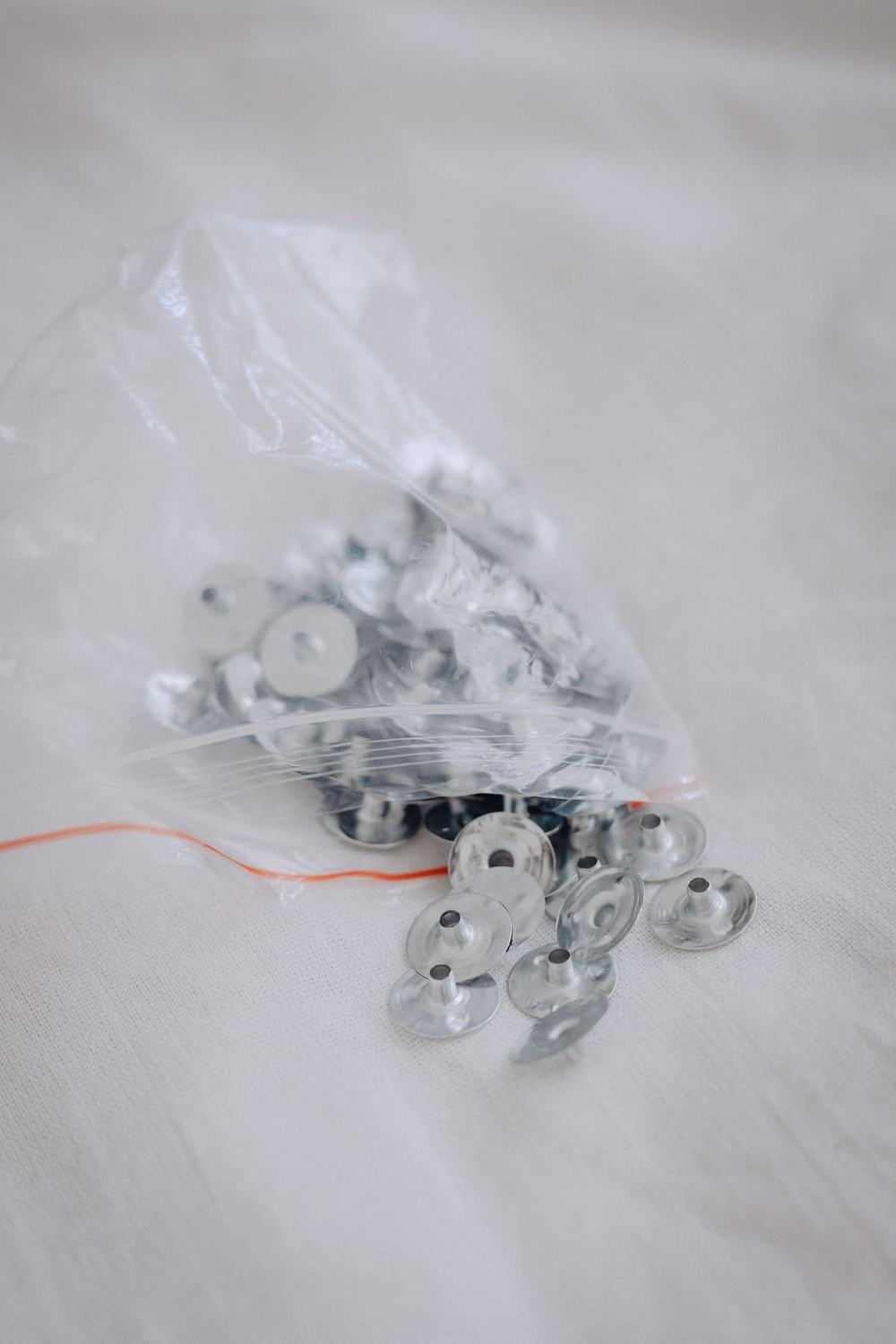 Фитиледержатели 12x4 - 100 штук