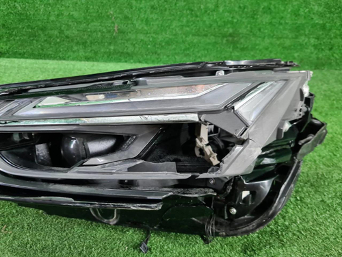Битая Фара левая Audi Q5 2 80A (2020-н.в.) LED