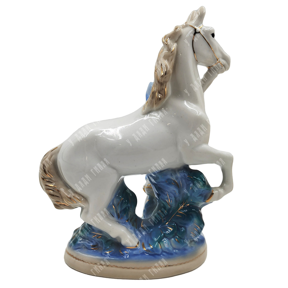 Бессарабова Н. И. Колхозница с конем. Керамика, роспись, позолота. Гжель, 1950