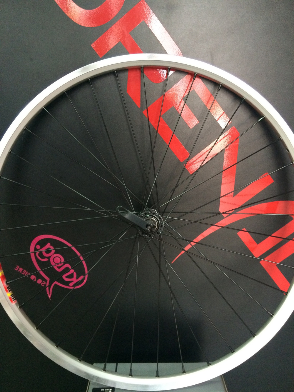 Колесо переднее 26"серебро,тормоз V - brake