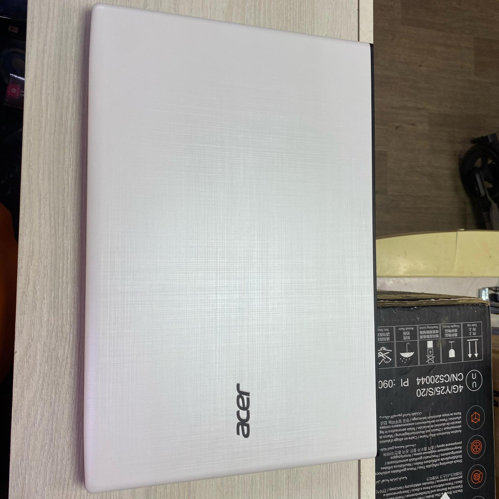 Ноутбук Acer Aspire E5-576G-39WB i3-7020U