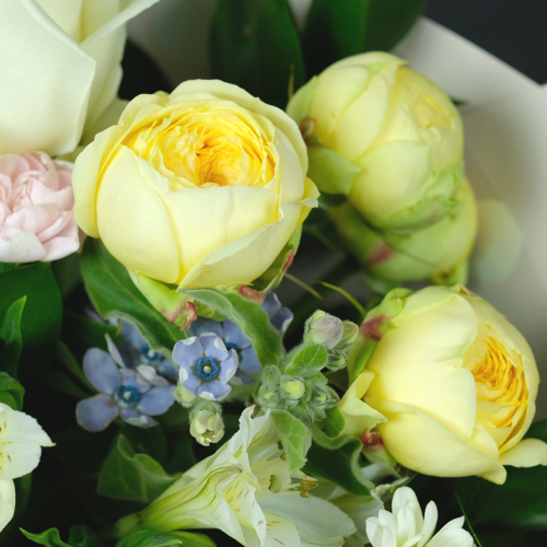 Купить Букет с лимонными розами и незабудками
