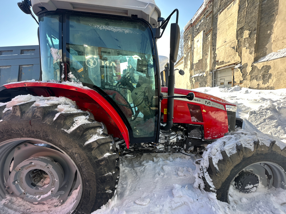 MASSEY FERGUSON S1304* Трактор S1304-C (Дизельный, 4,4 л, 130 л.с., МТ)