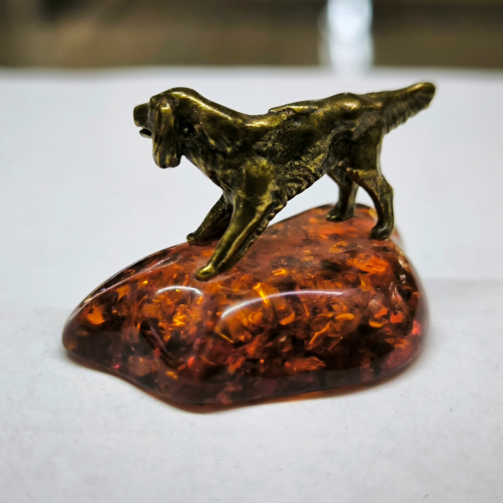 Фигурка собака Сеттер (латунь, янтарь)