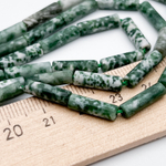 Моховый агат бусины (халцедон), размер около 13,5*4 мм, цена за 13 шт (1/2 нити)