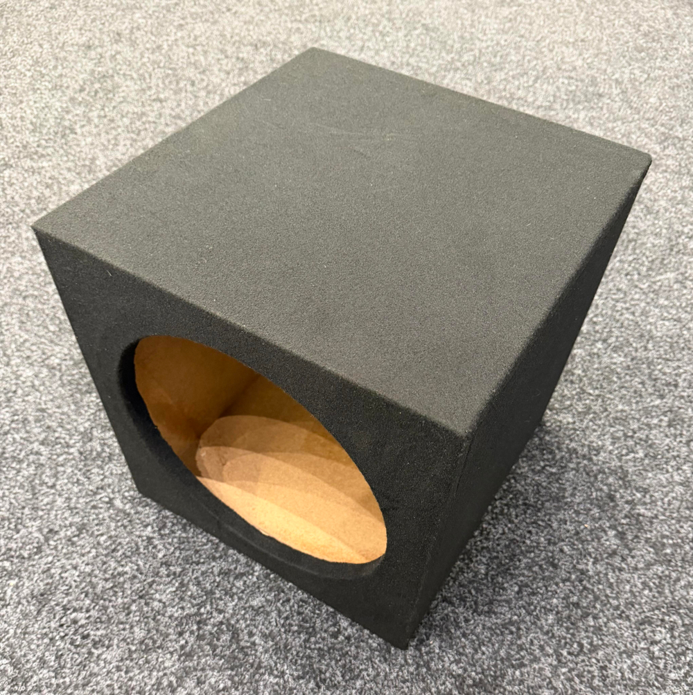 Zatvorena kutija za subwoofer 10 inča