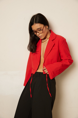 Жакет укороченный с необработанным низом