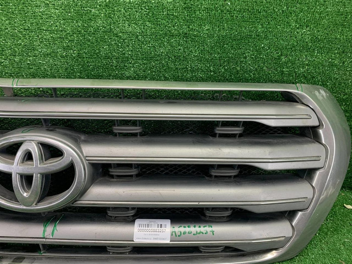 Решетка радиатора Toyota Land Cruiser 200 (2007-2012)