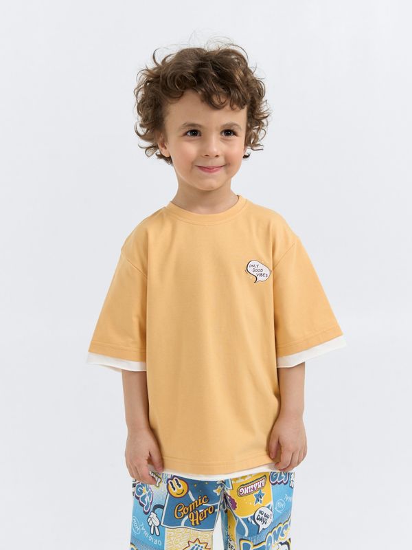 Футболка оверсайз с контрастной отделкой 