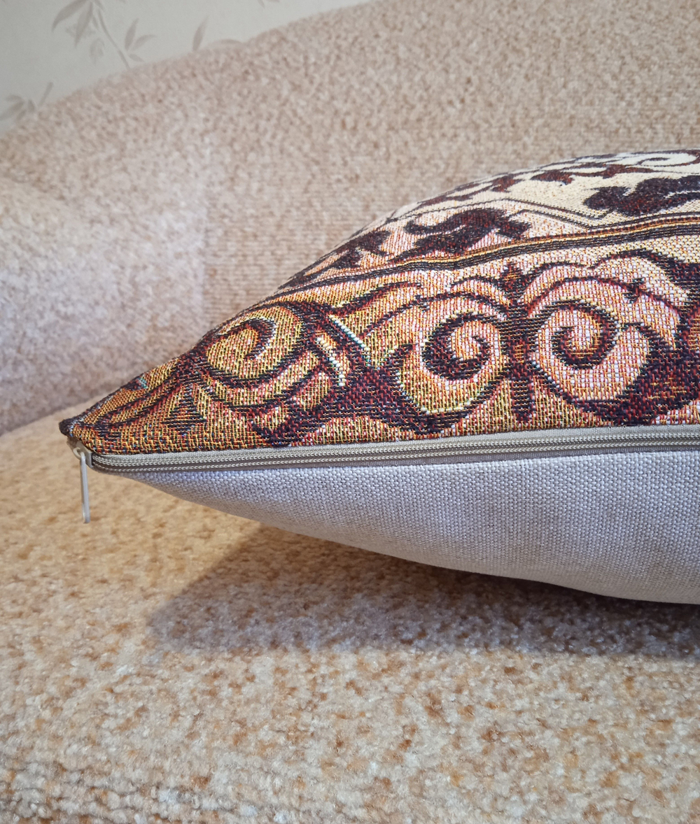 Декоративный гобеленовый чехол Орнамент 47х47