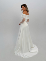 Свадебное платье с жемчугом