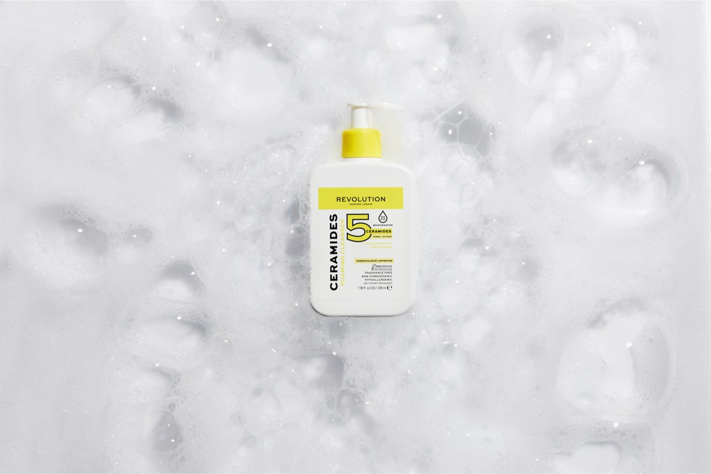 Revolution Skincare Ceramides - нежный пенящийся очищающий крем для жирной и проблемной кожи /   236  ml  / GTIN 5057566421348