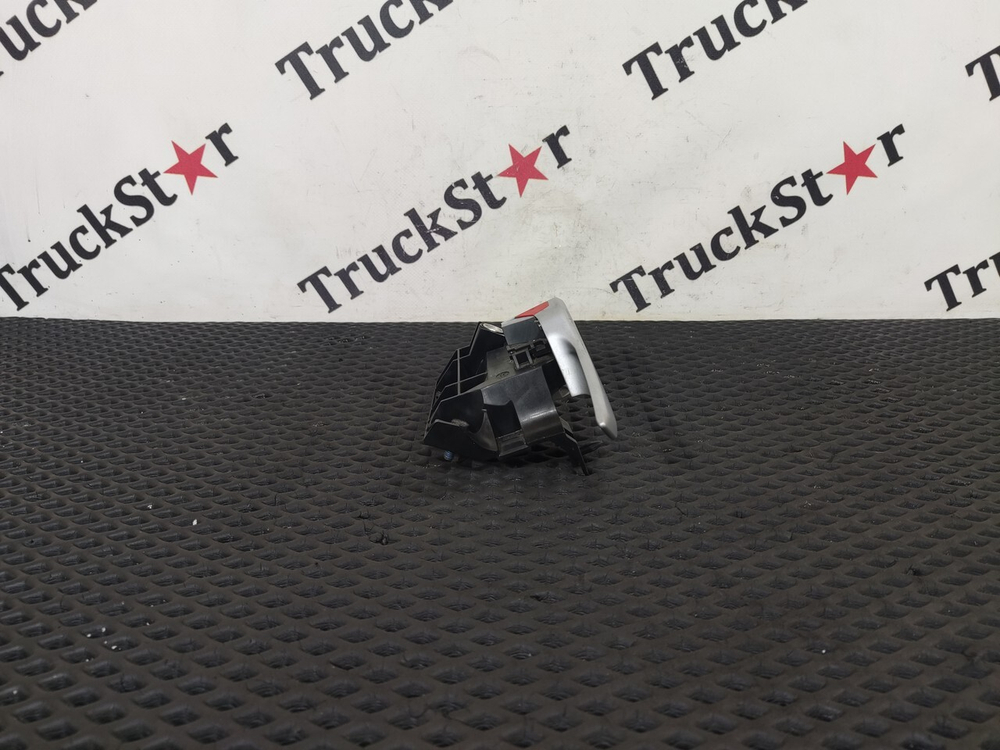 Ручка двери внутренняя правая