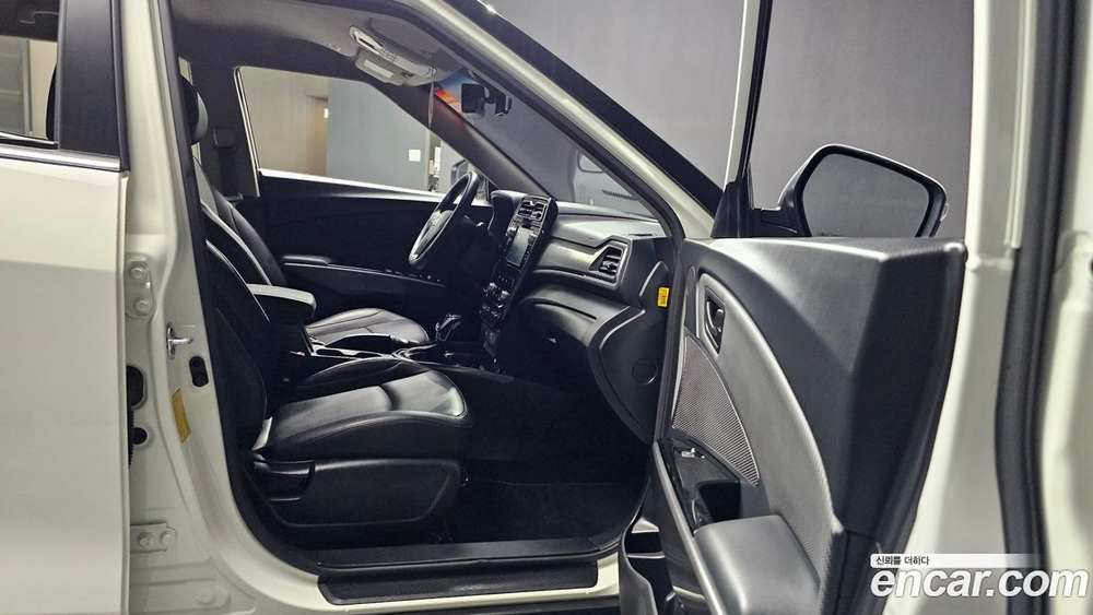 KG Mobility (Ssangyong) Very New Tivoli Бензин 1.5 2WD (05.2020)