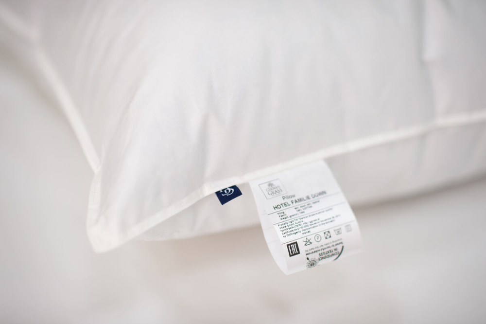 Подушка упругая 50х50 German Grass 3 Stars Familie Down