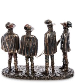 Veronese WS-1023 Статуэтка «Мушкетеры - один за всех и все за одного»