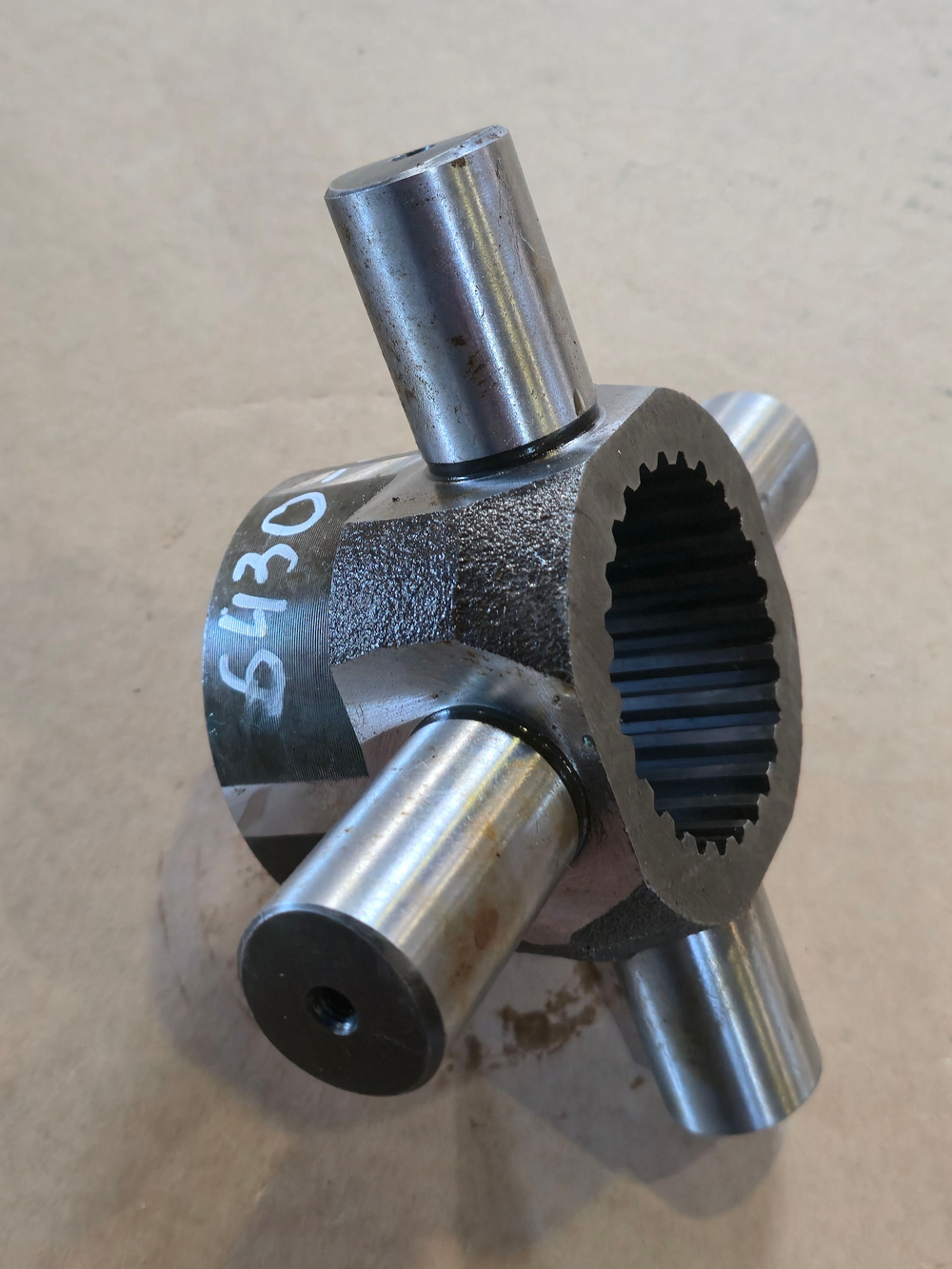 Крестовина МАЗ дифференциала межмостового ОАО МАЗ